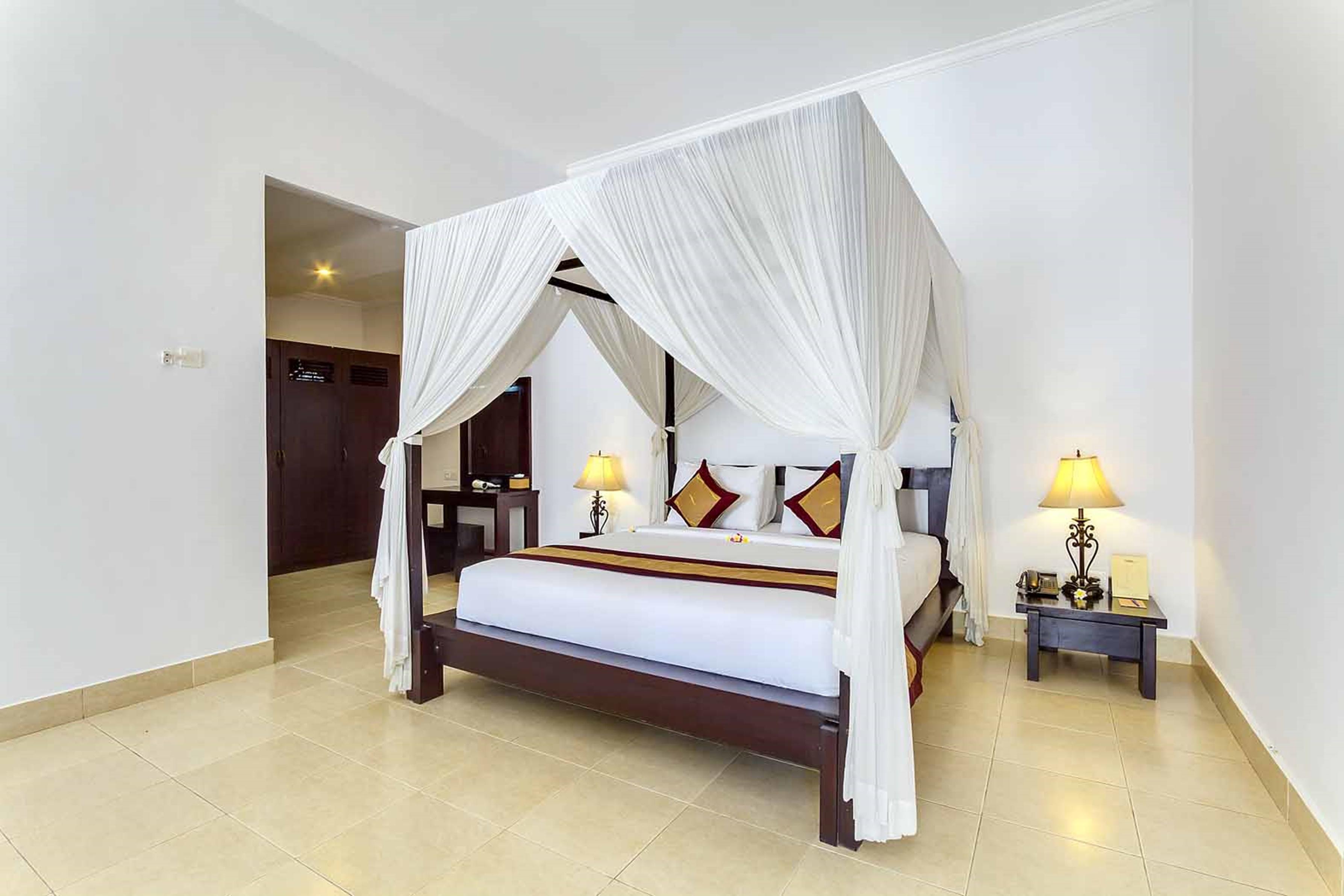 The Tukad Villa Seminyak Buitenkant foto