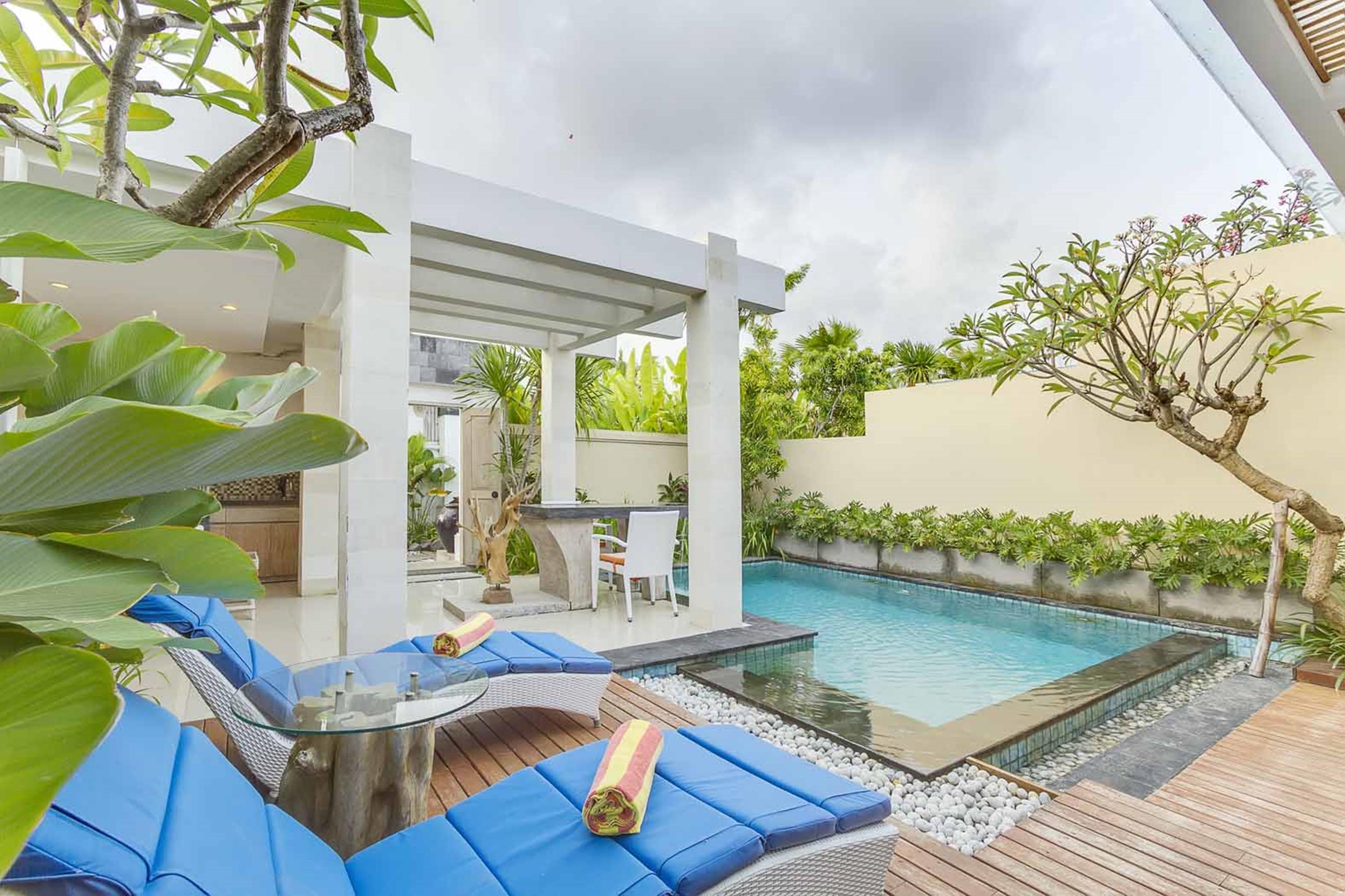 The Tukad Villa Seminyak Buitenkant foto
