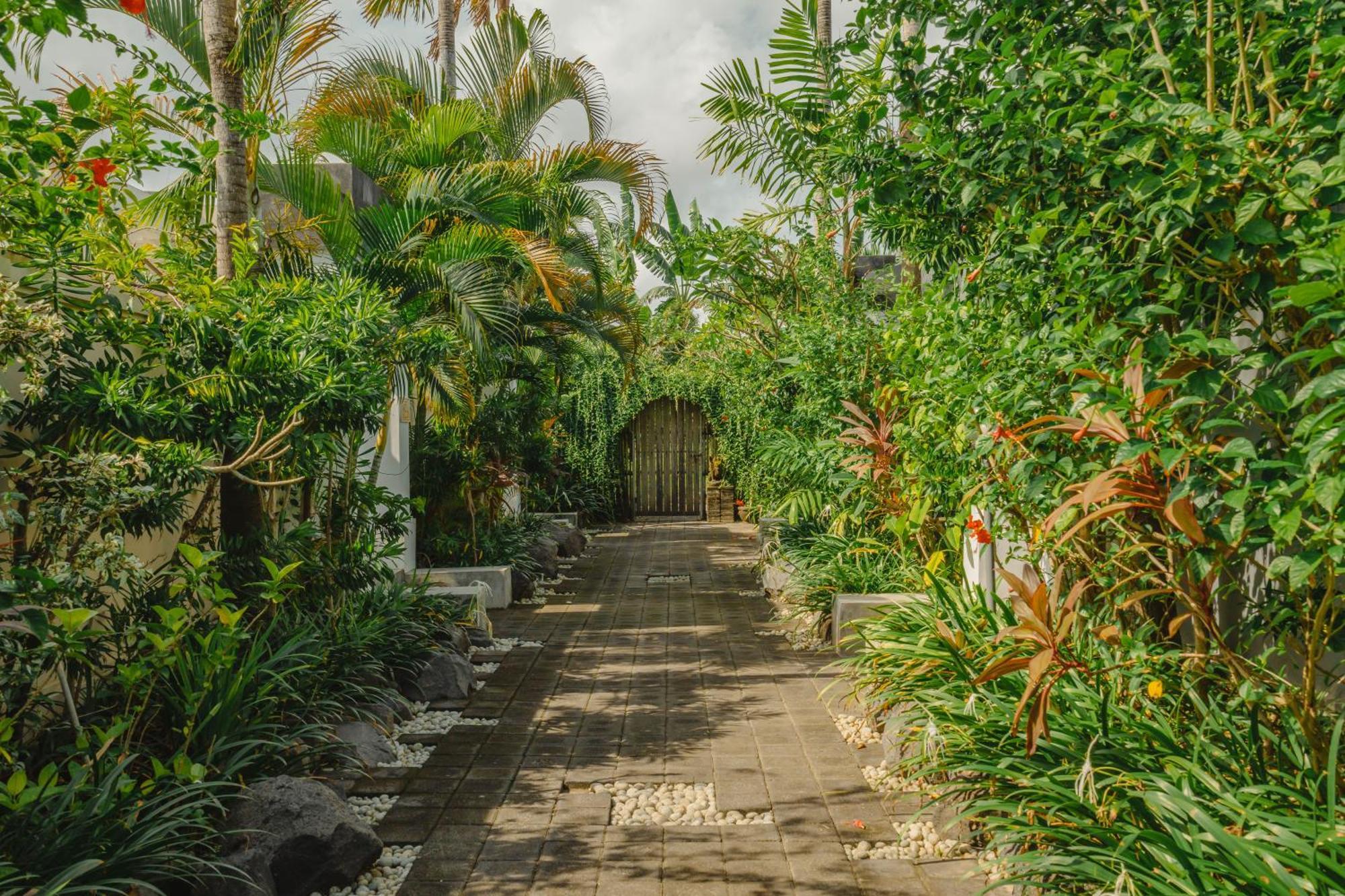 The Tukad Villa Seminyak Buitenkant foto