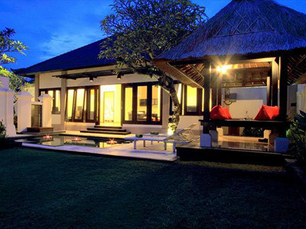 The Tukad Villa Seminyak Buitenkant foto