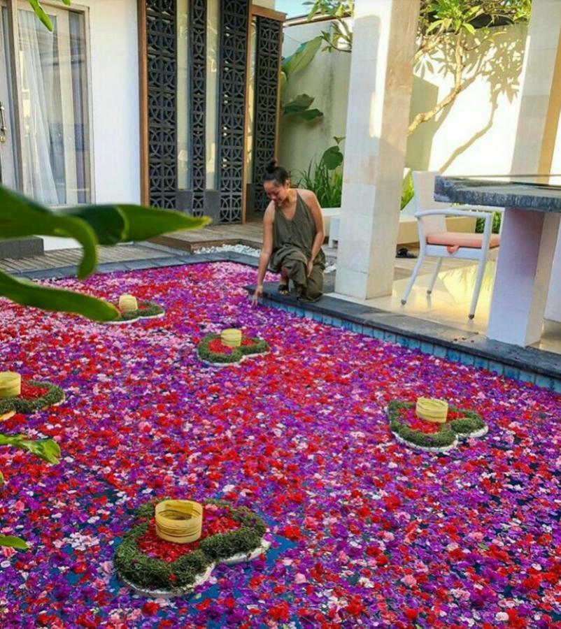 The Tukad Villa Seminyak Buitenkant foto